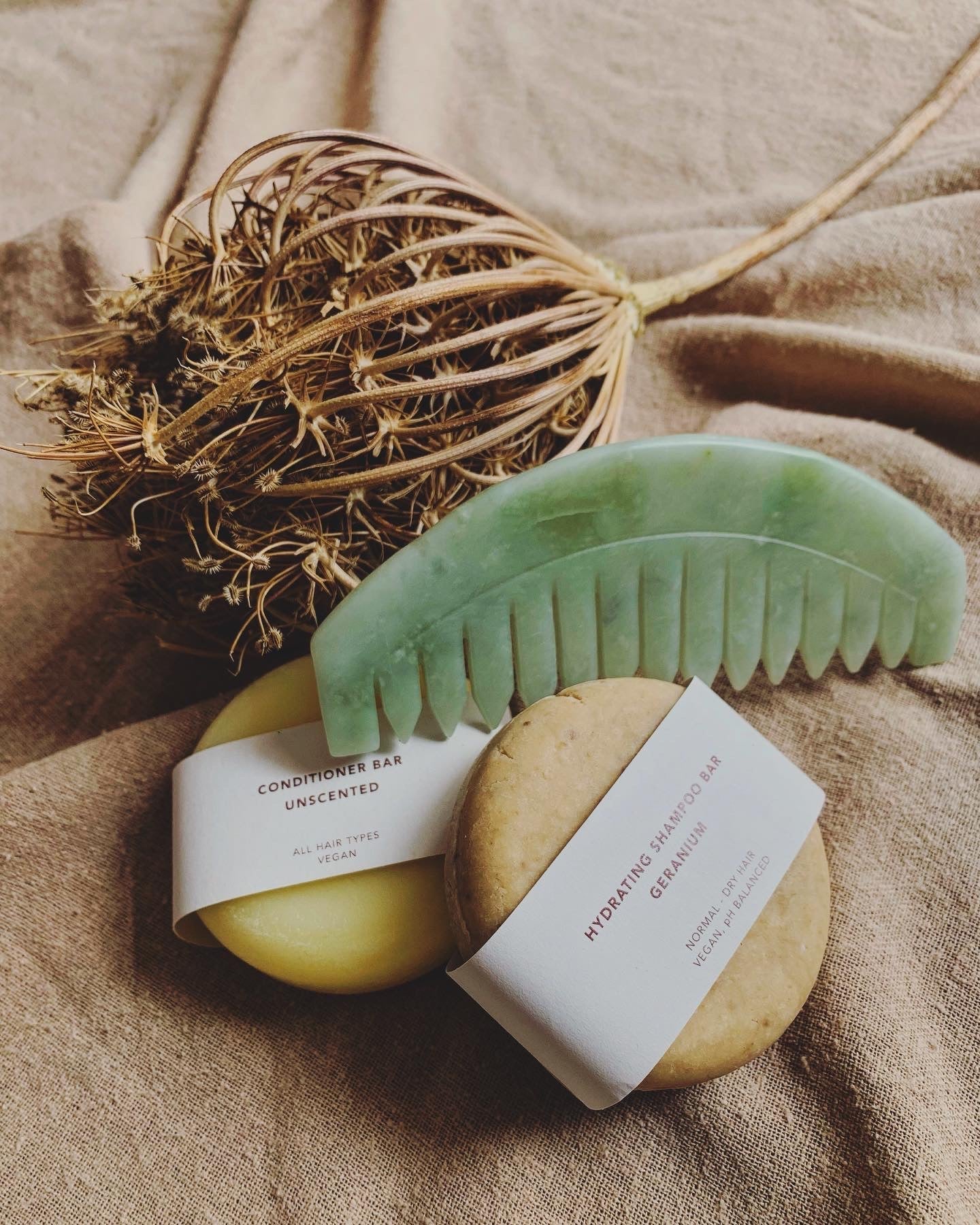 hydrating geranium shampoo bar