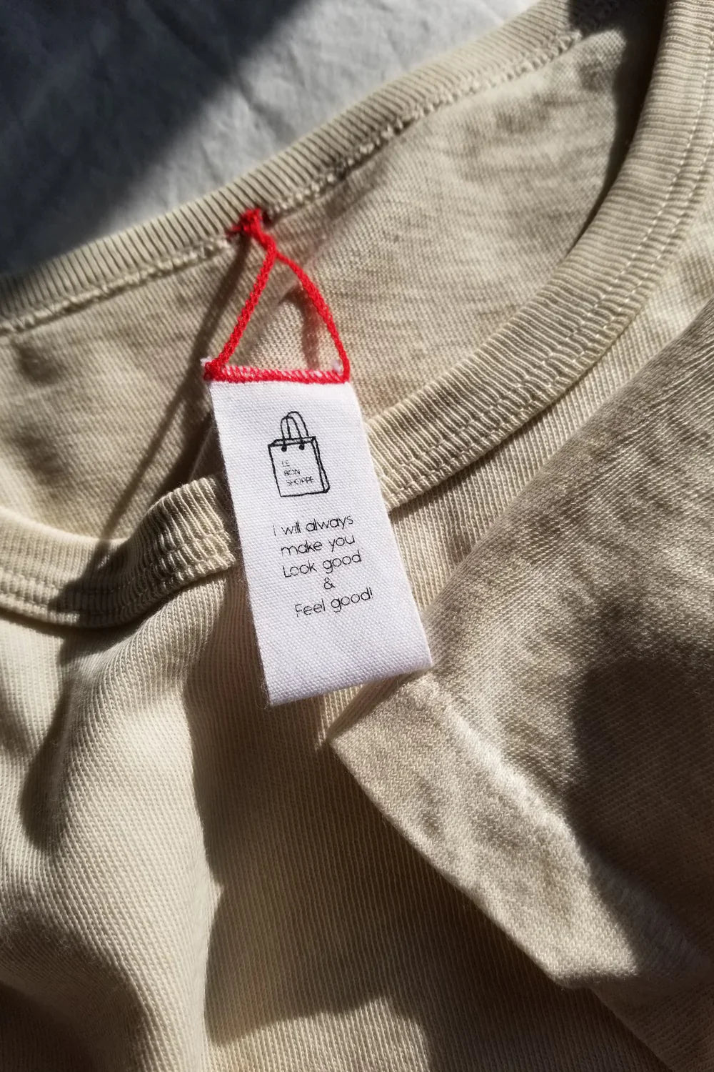 her tee