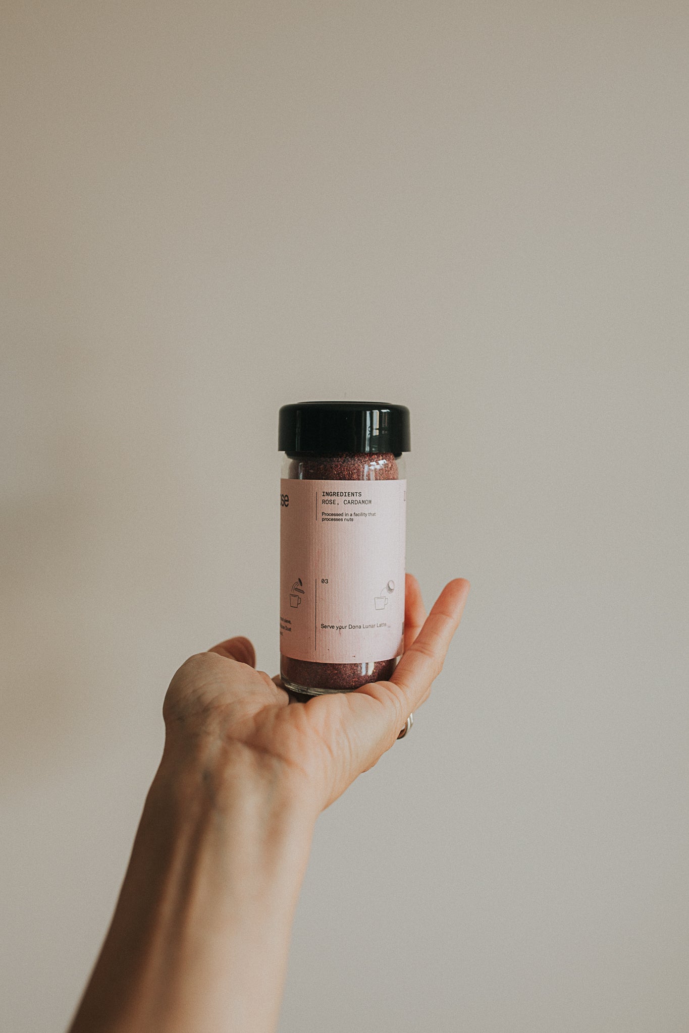 cardamom rose spice dust