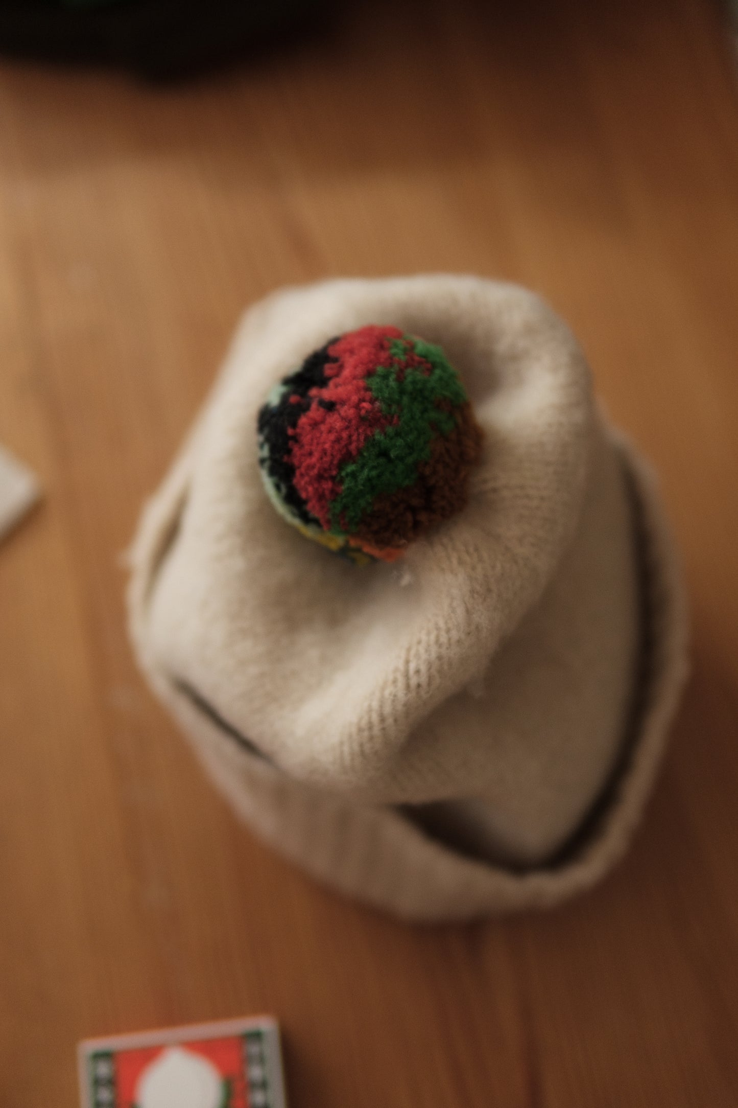 brushed hat with pompom in lambswool