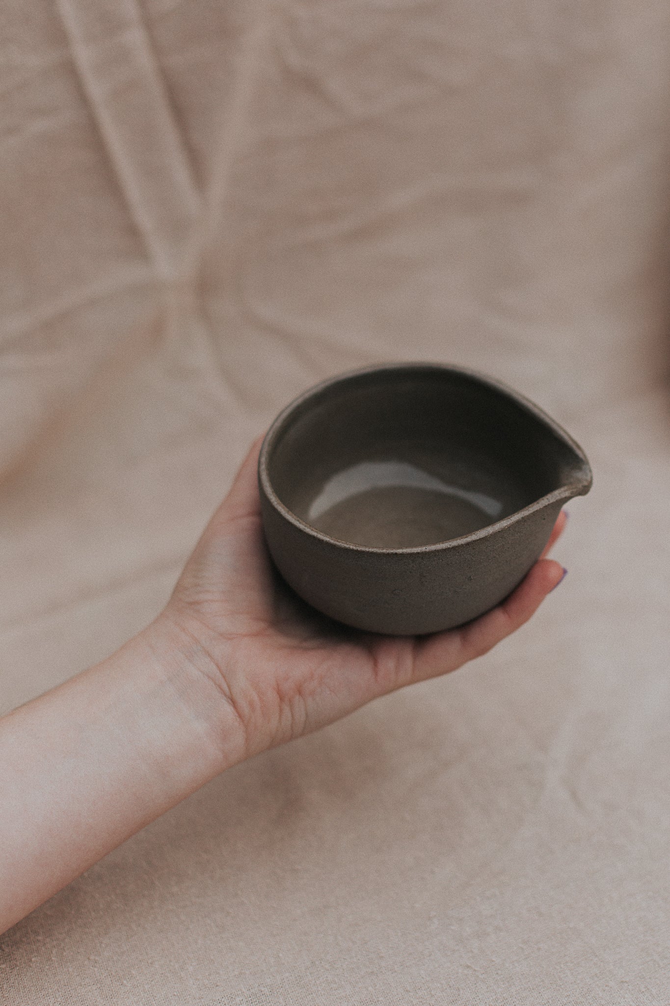 12 cm bowl with spout by linda bredenbekk