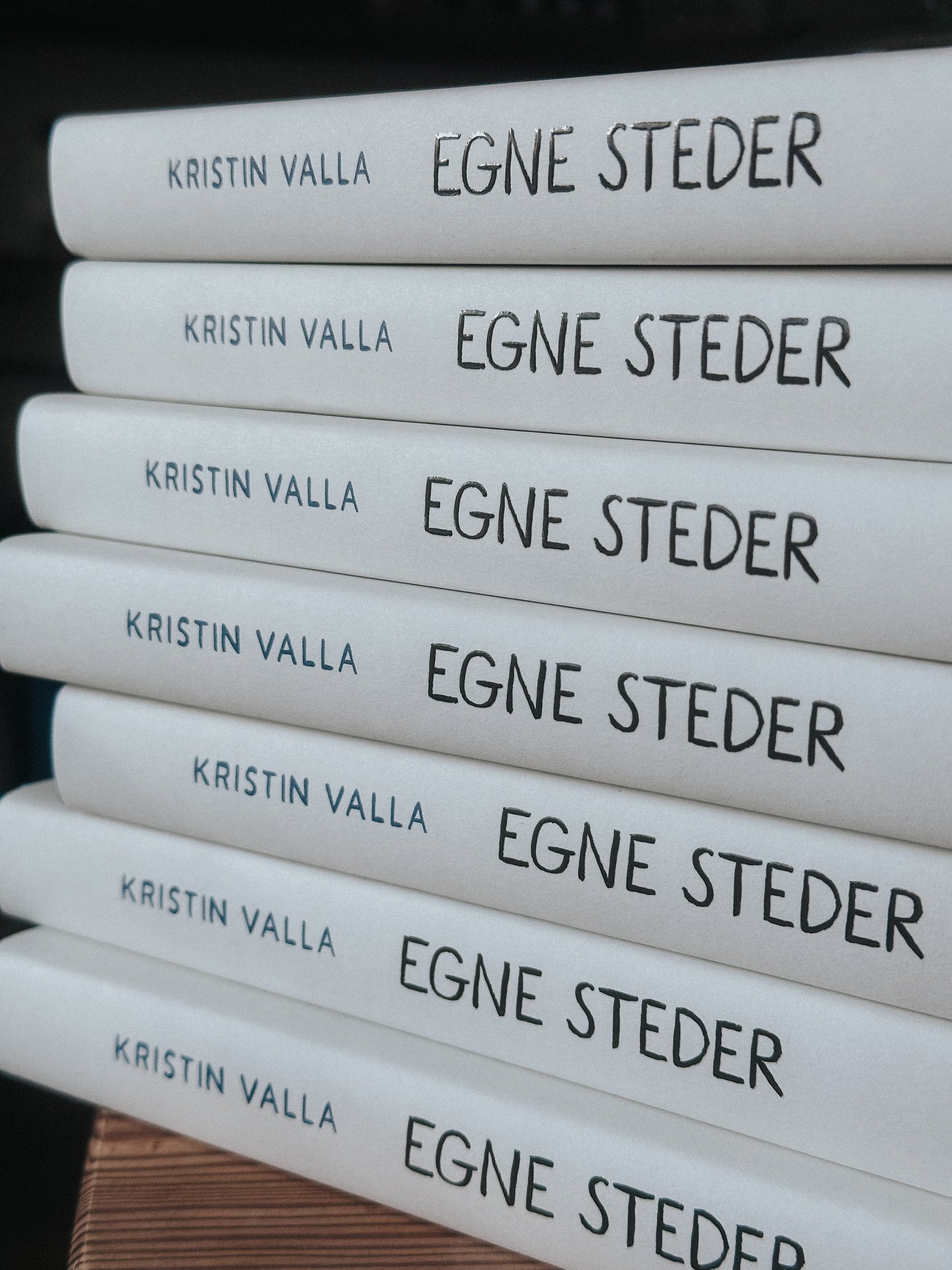 egne steder - by kristin valla