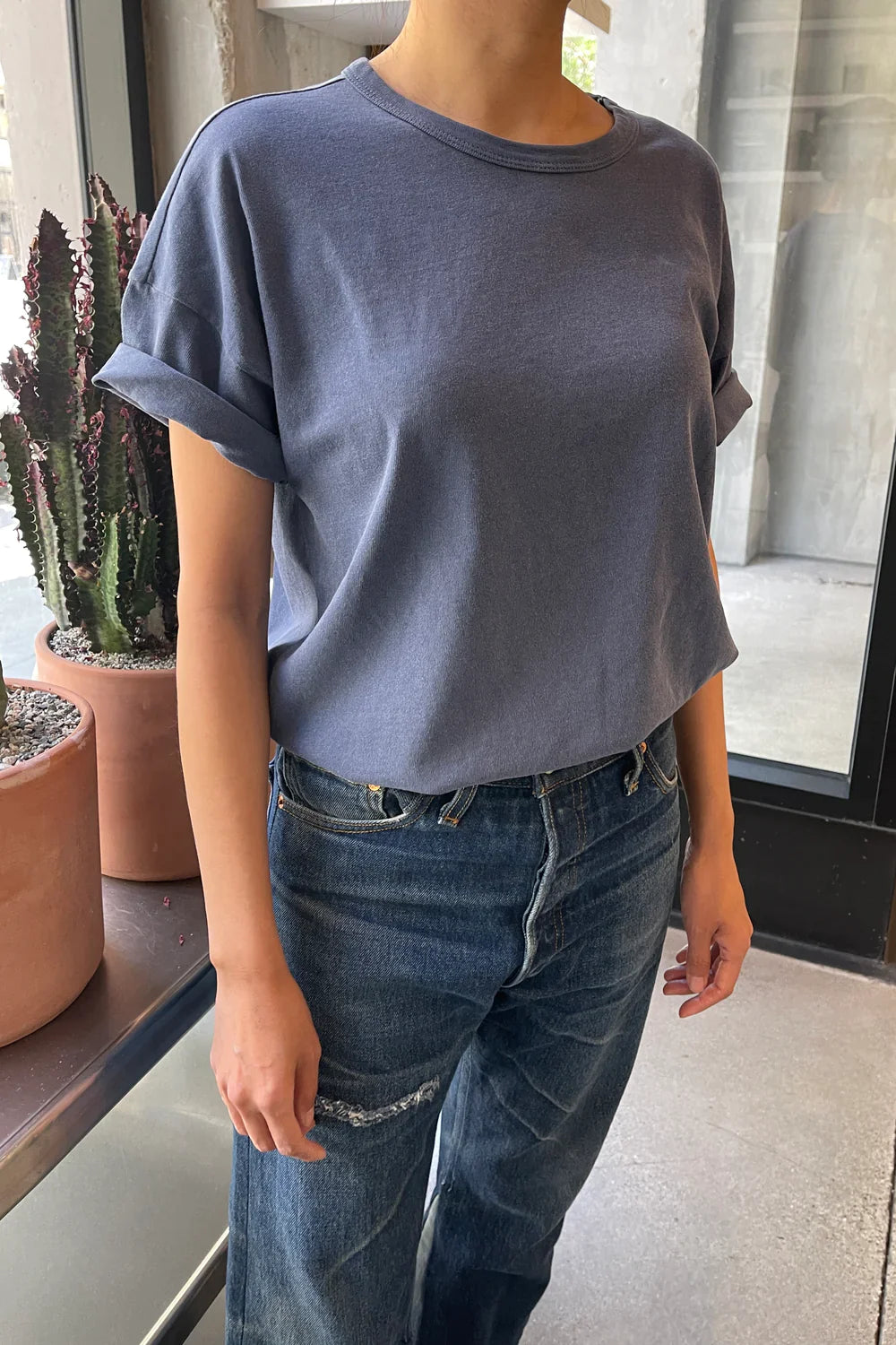 her tee
