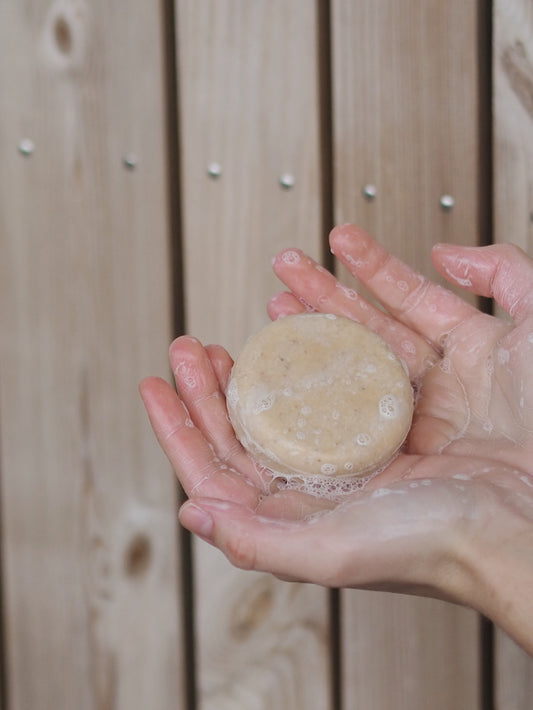 hydrating geranium shampoo bar