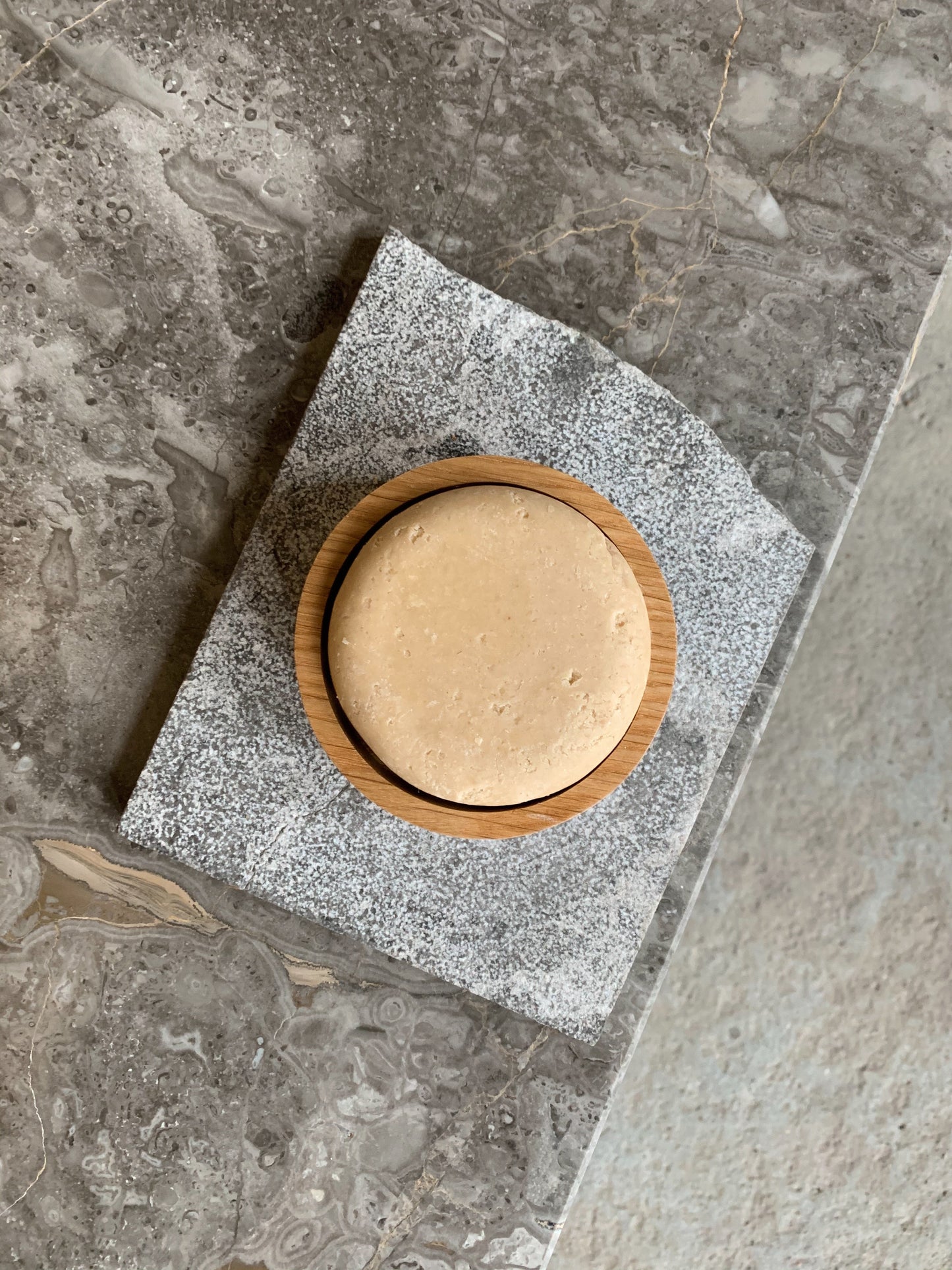 hydrating geranium shampoo bar