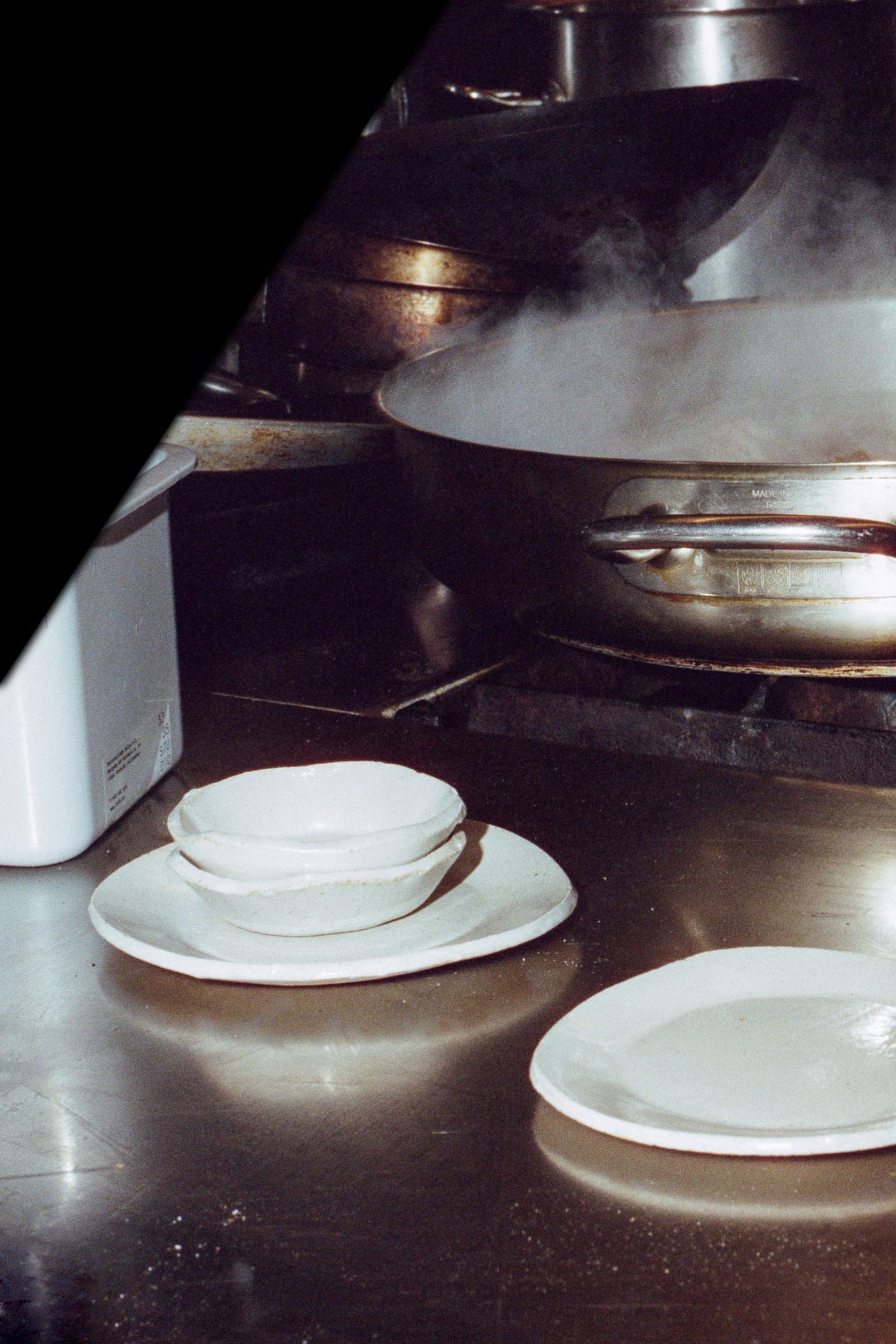v9 sauce dish