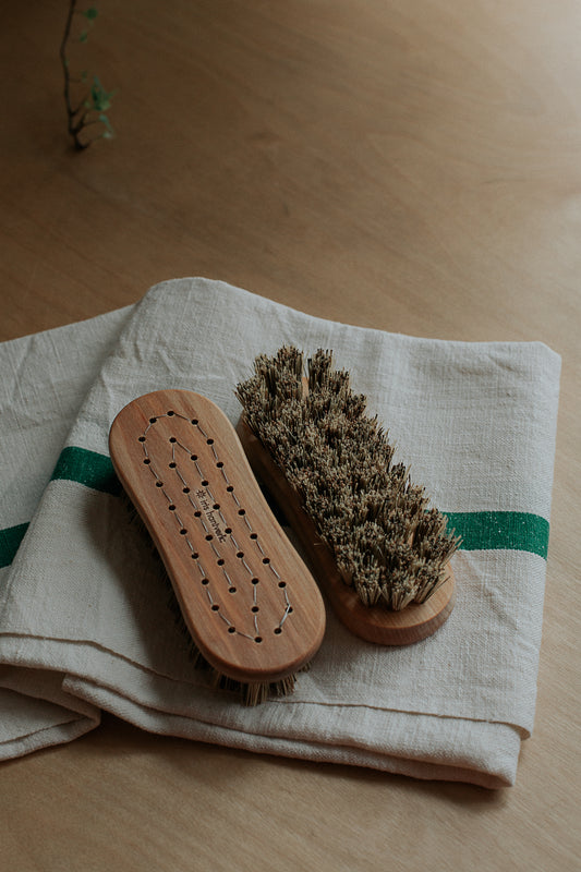 veggie brush in oiled birch wood