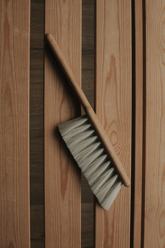 dust brush with short handle