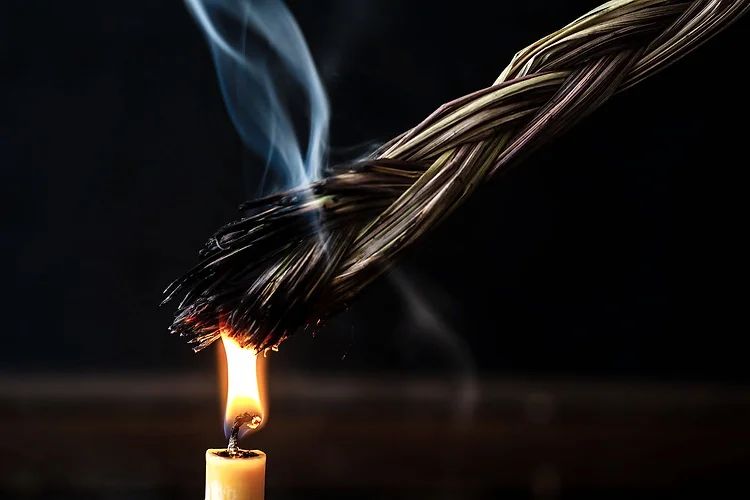 sweetgrass smudge