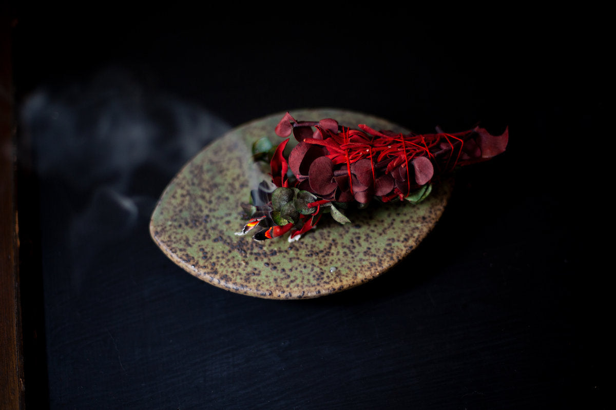 eucalyptus & white sage smudge with dragon blood resin