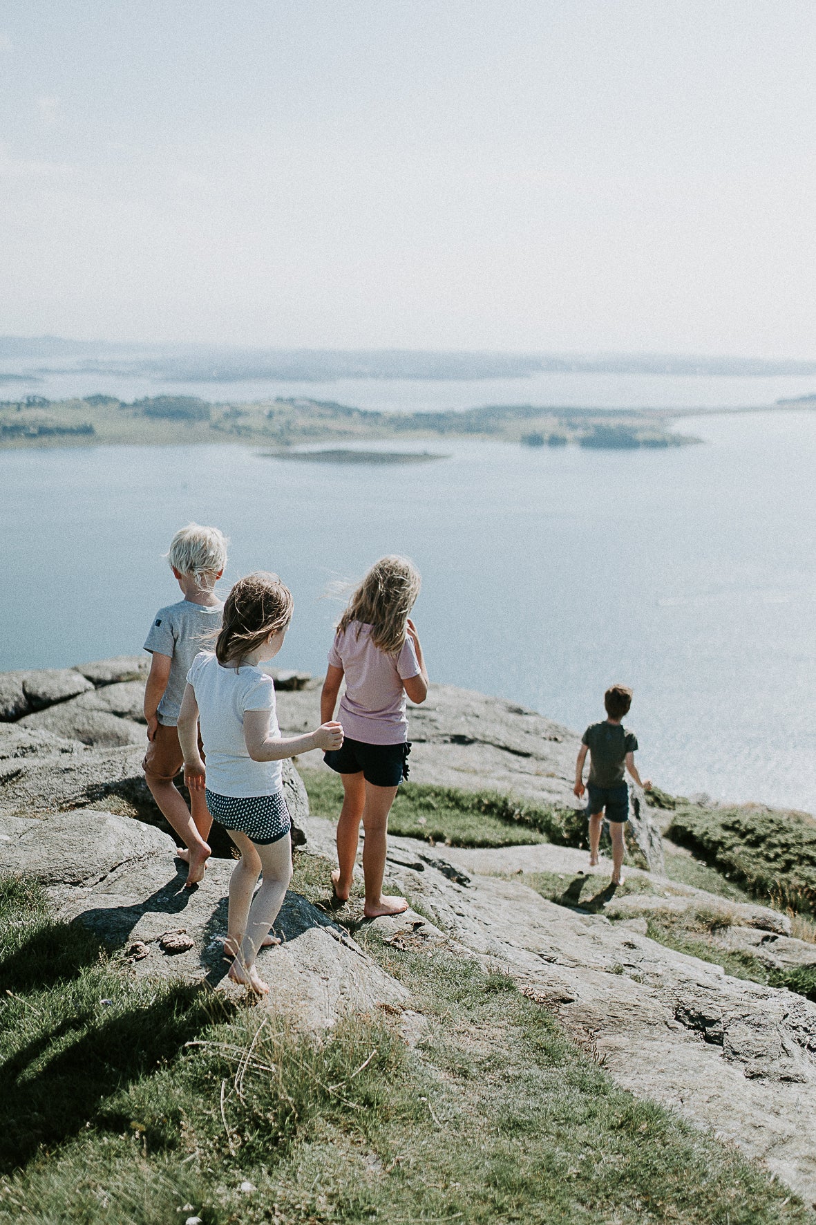 små føtter på tur i rogaland - by vibeke lavik bjaanes & line owren