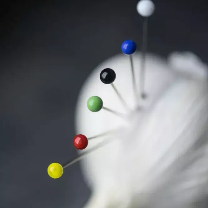 glass headed pins - set of 100 assorted colors