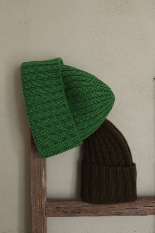 plain ribbed hat in lambswool