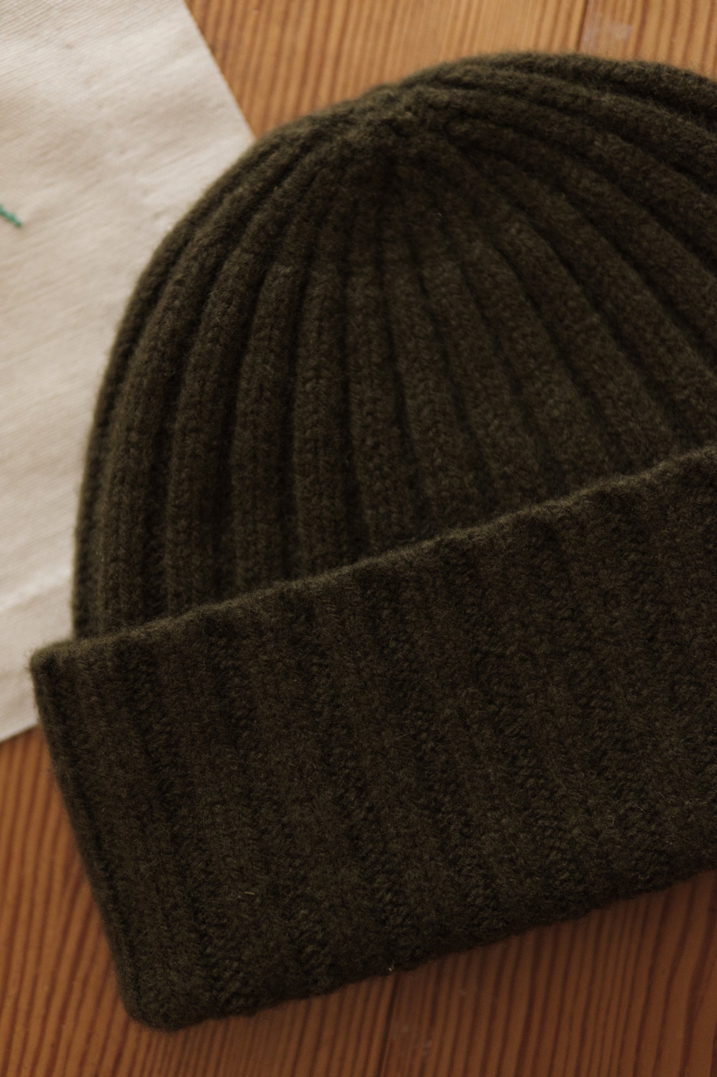 plain ribbed hat in lambswool