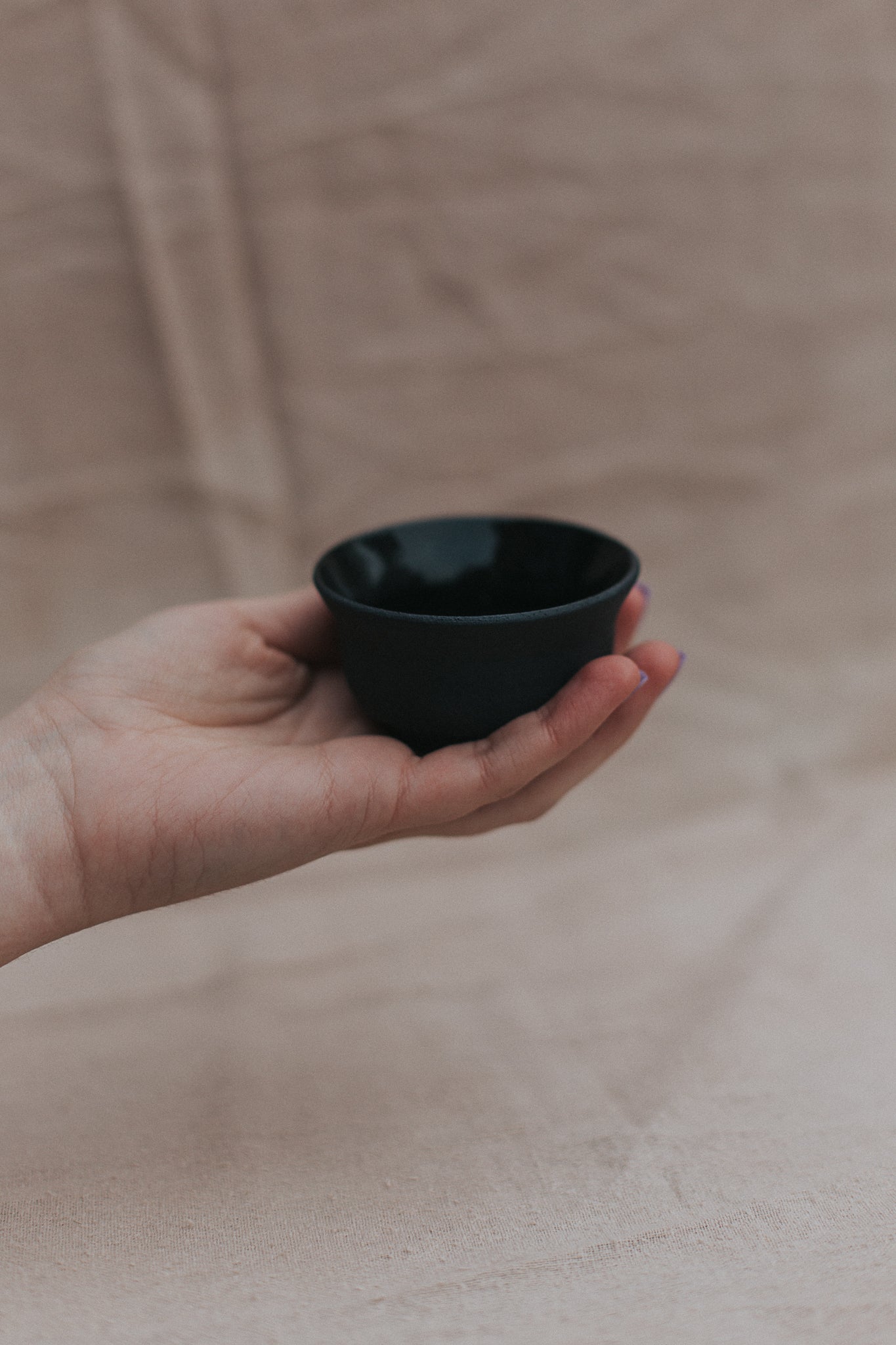 hojicha mini cup nr.7 by linda bredenbekk