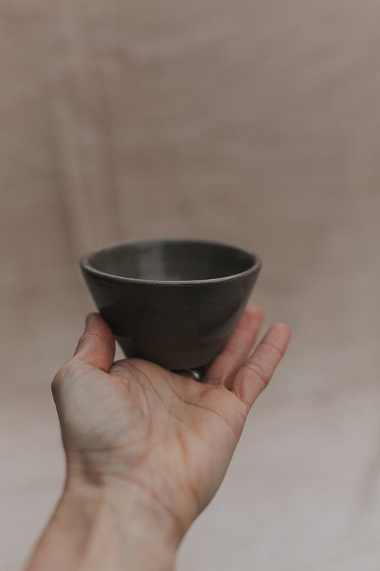 espresso warm grey cup nr.3 by linda bredenbekk