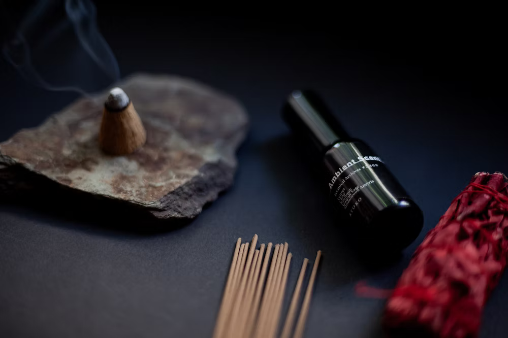 scent scape treasure box - botanical archives 2409 and oud