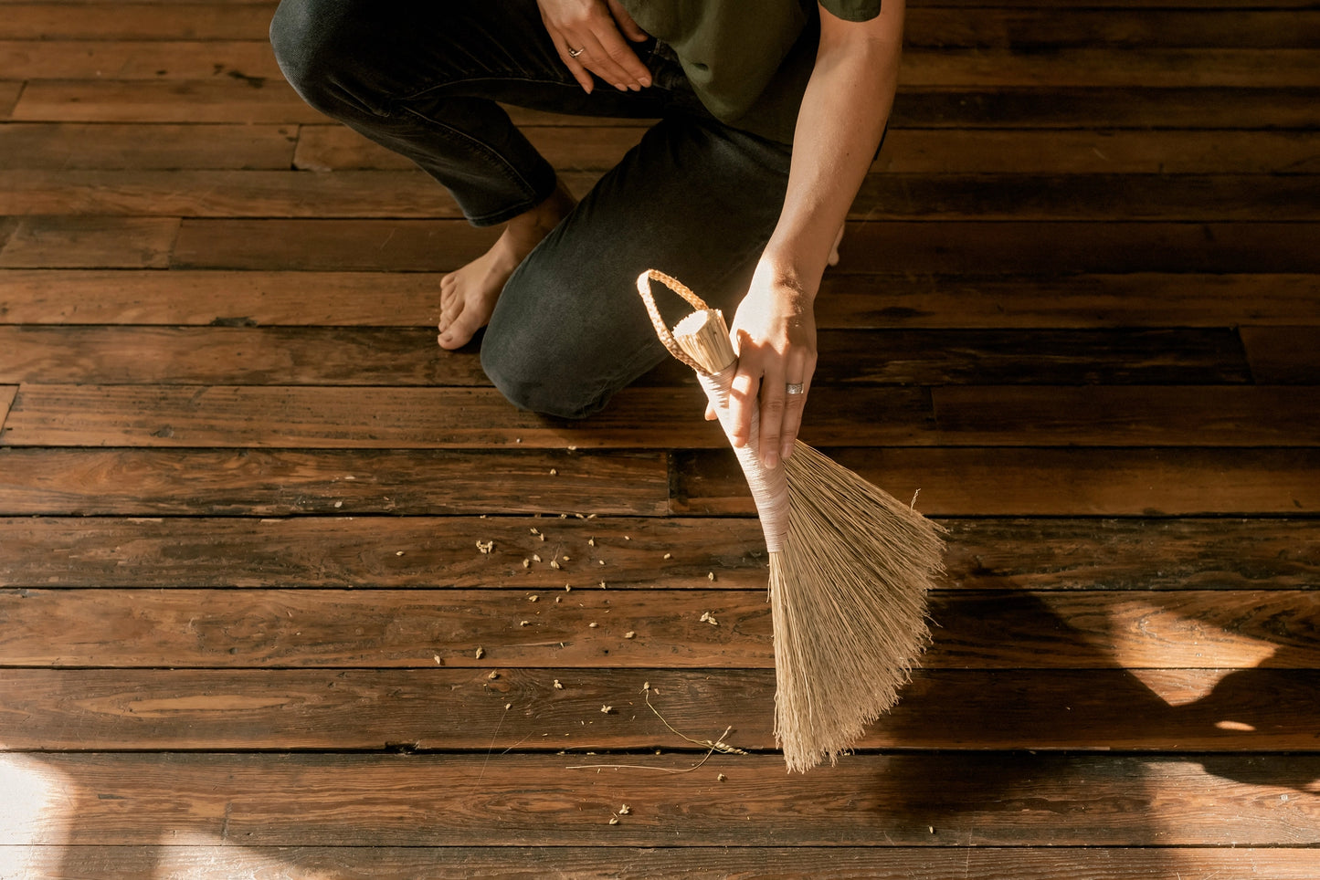 the turkey wing hand broom