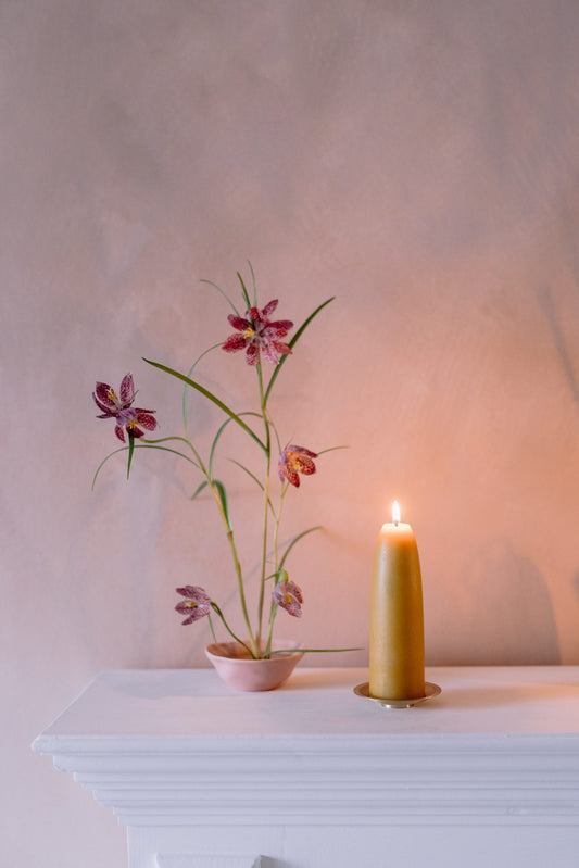 mama grasutelor candle