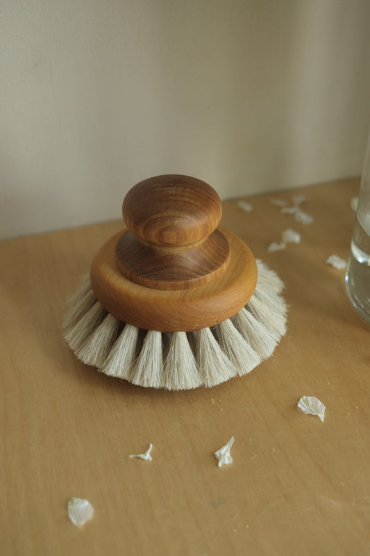 bath brush with knob in oiled maple wood