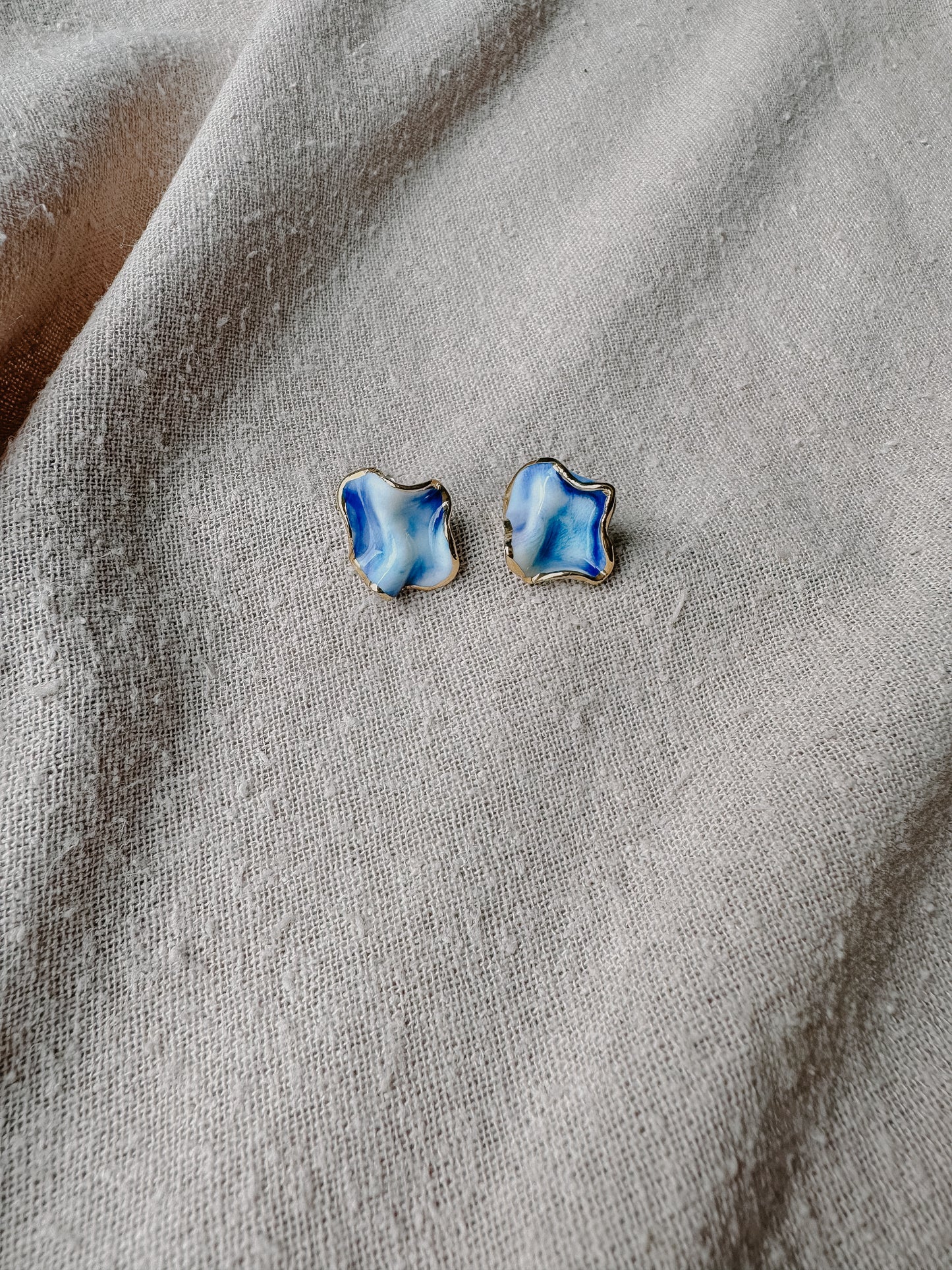 mini waves porcelain earrings