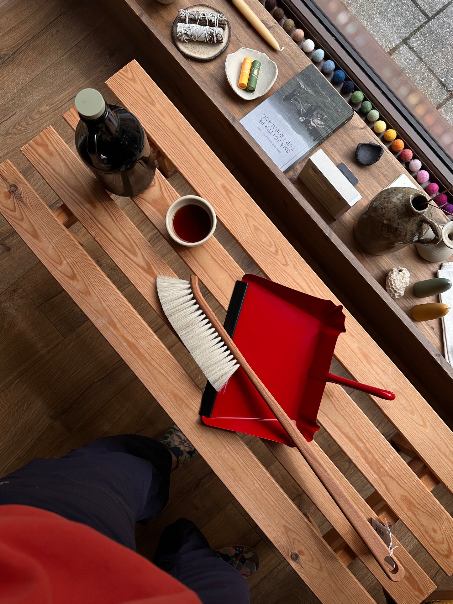 dustpan in red metal