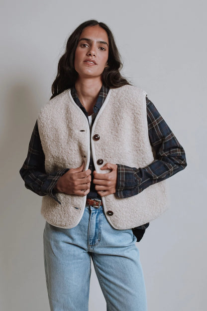 pre-order: luce curly alpaca vest - various colors