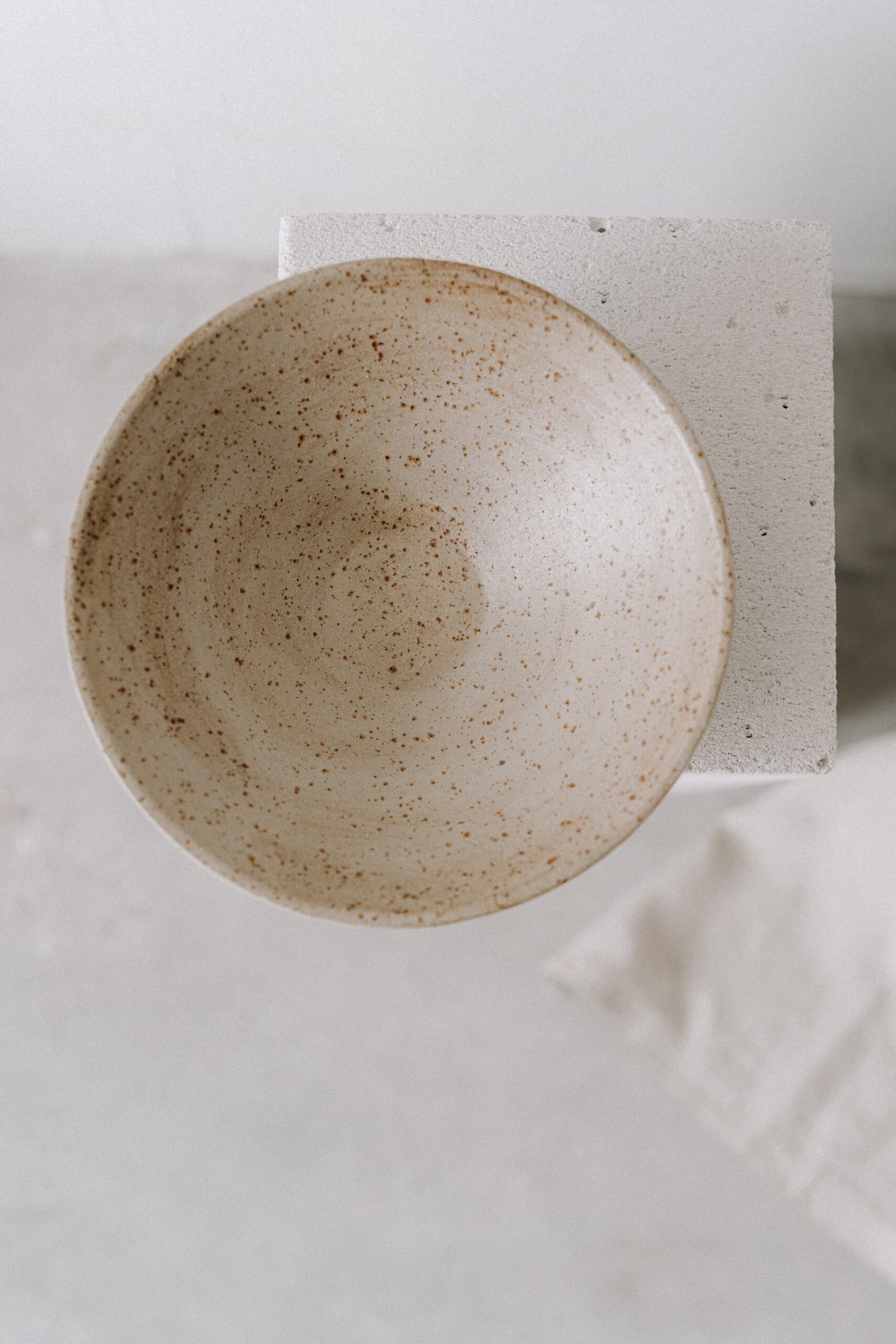 stoneware serving bowl